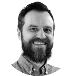 Dr. Christopher Britsch, con terra